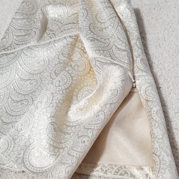 Tahari Silk Metallic Top - Picture 7 of 7